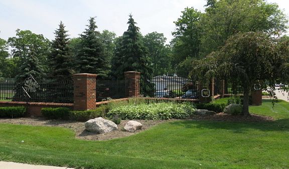 3rd image of 448 Fox Hills Dr N #A-8-1