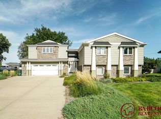 2909 N Idaho Ave, Grand Island, NE 68803