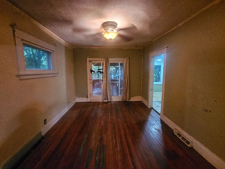 516 E Hudson St — Photo 4