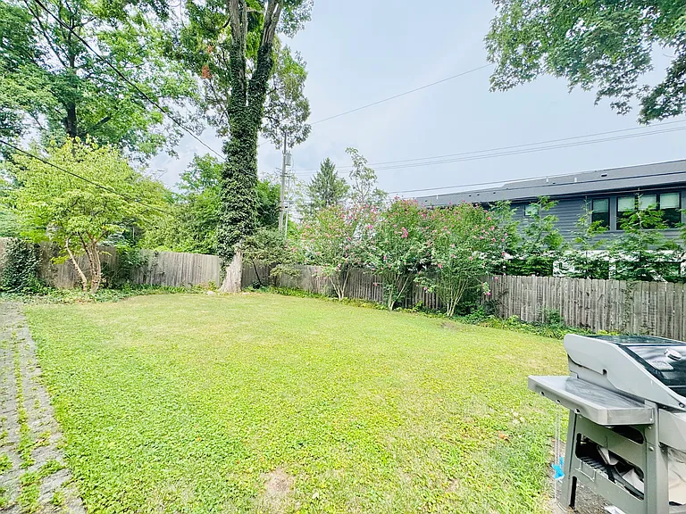 995 Woodlea St — Photo 30