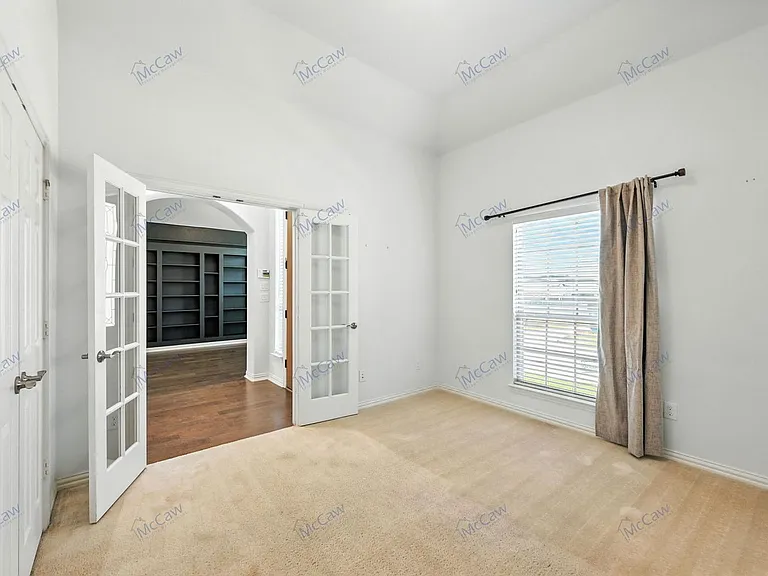 628 Castle St — Photo 2
