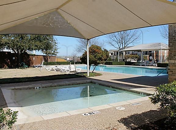 3rd image of 4700 Barnhill Ln