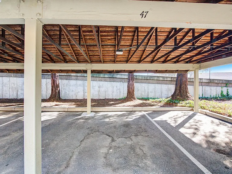 2131 Northwood Cir #F — Photo 26
