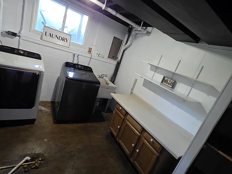 1102 Elm St — Photo 15
