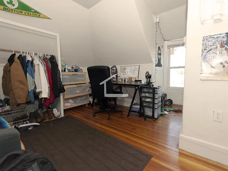 89 Linden St #20 — Photo 10