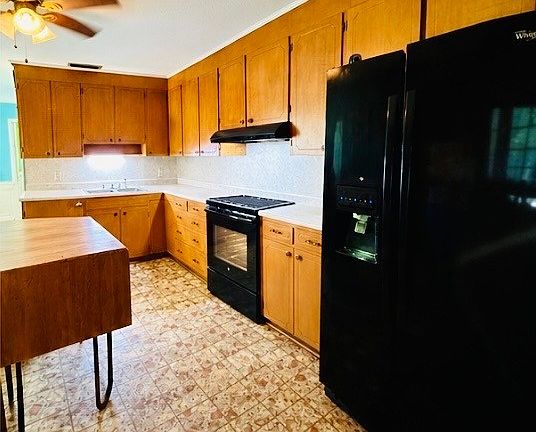 2nd image of 501 E Ida Ave