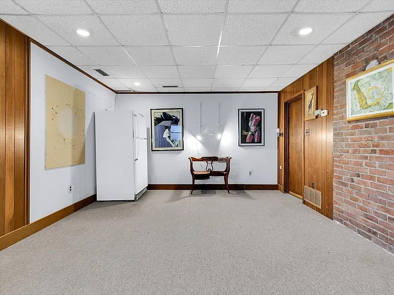 243 Upland Ave — Photo 31