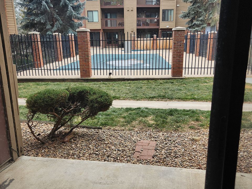 Living room to patio and pool and hot tub