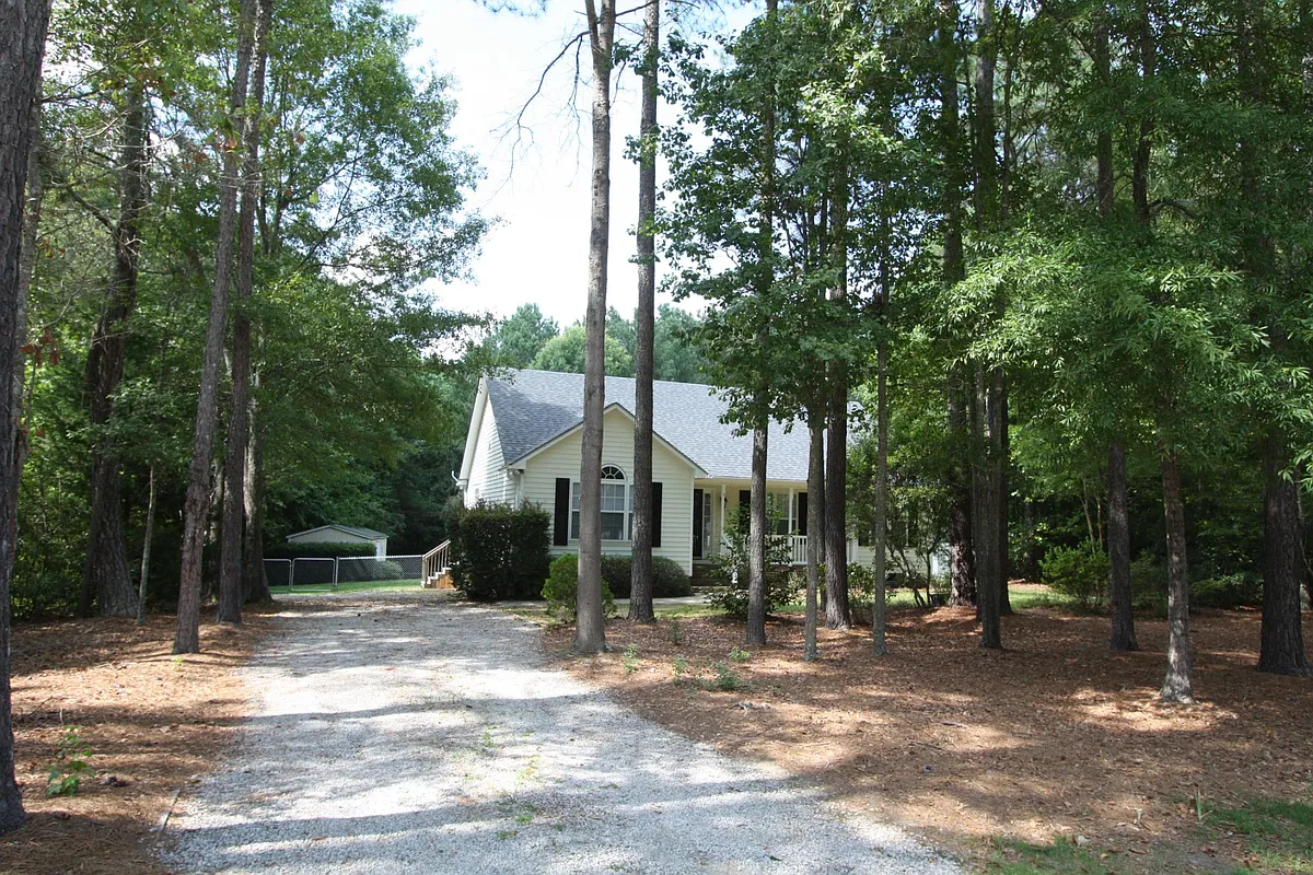 Building Photo - 113 Drew Ct