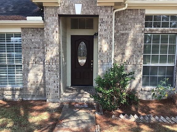 3rd image of 1914 Magnolia Crest Ln