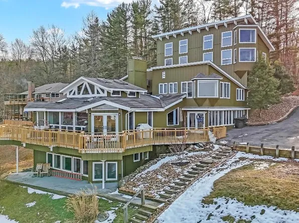 169 Flat Top Lake Rd, Ghent, WV 25843