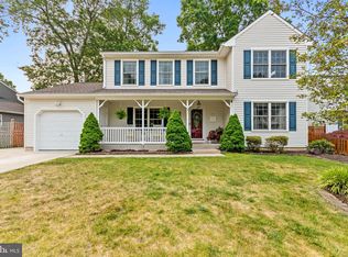 26 Brearly Dr, Sicklerville, NJ 08081