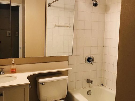 5th image of 150 W 51st St APT 1034