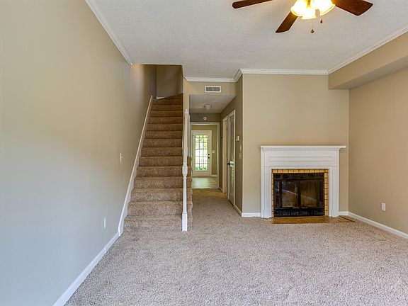 3rd image of 317 Hickory Pl
