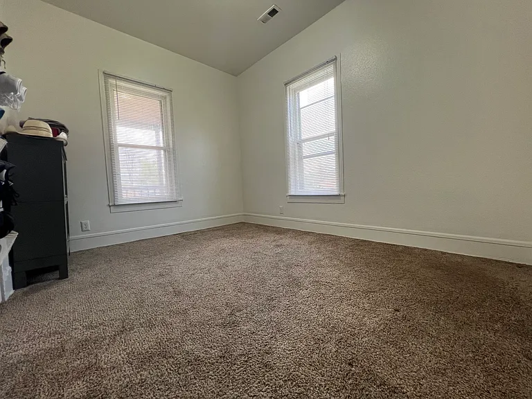 813 Cherry St #B — Photo 5
