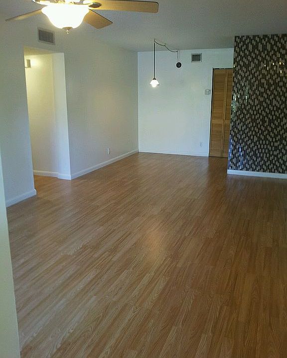 1st image of 512 Gardens Dr APT 103