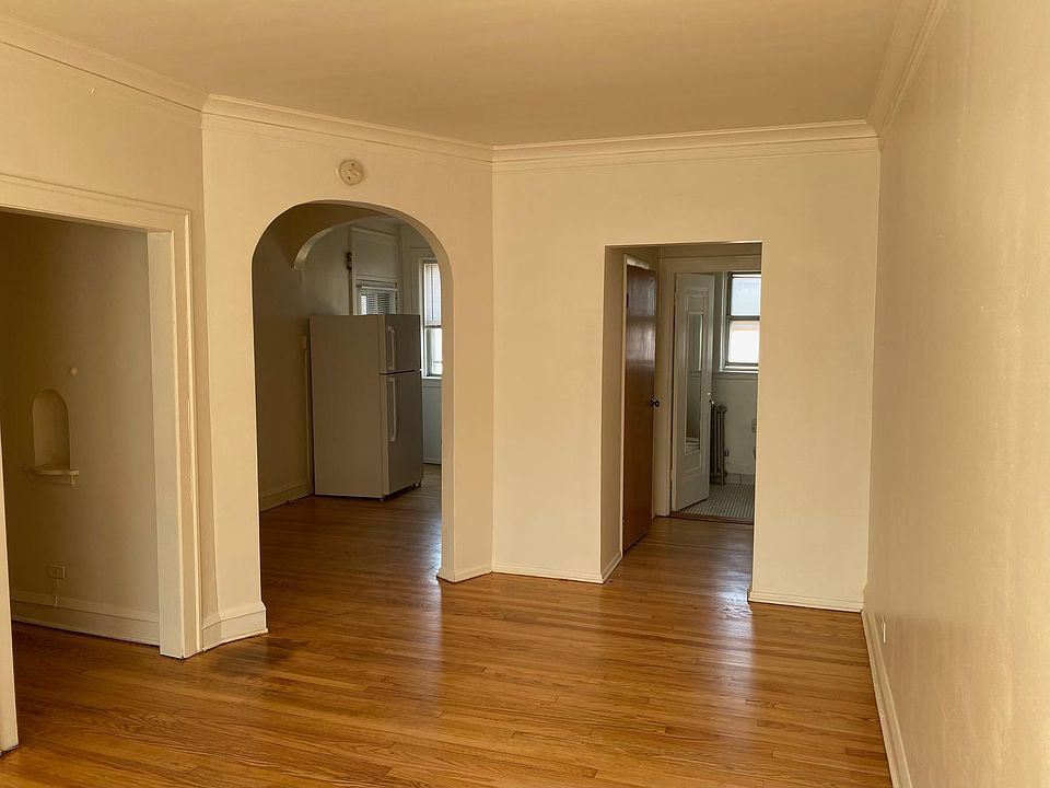 1st image of 3048 N Laramie Ave APT 1B