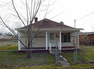 110 4th St, Follansbee, WV 26037