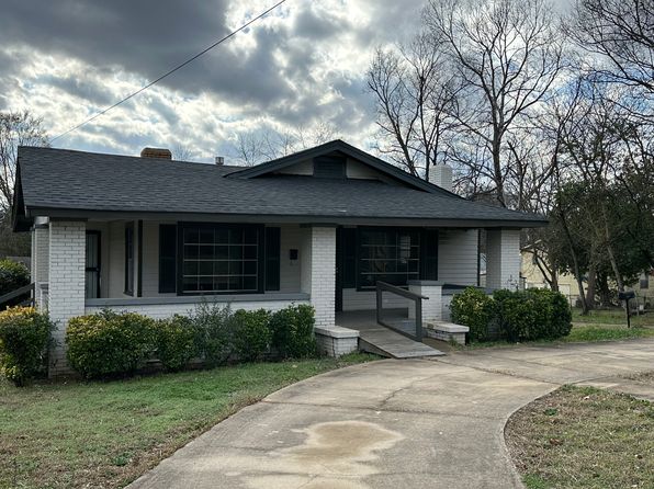 3329 Cedar Ave SW