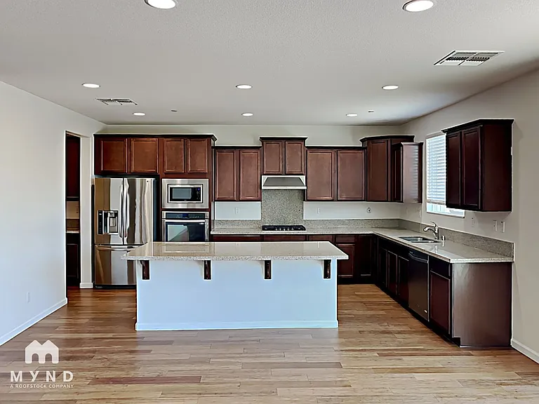 2367 Hancock Dr — Photo 10