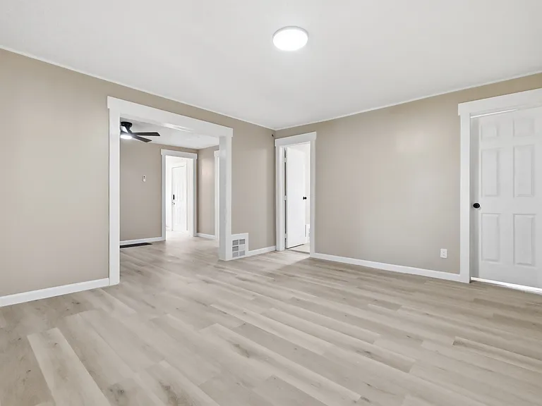190 Bowman St — Photo 12