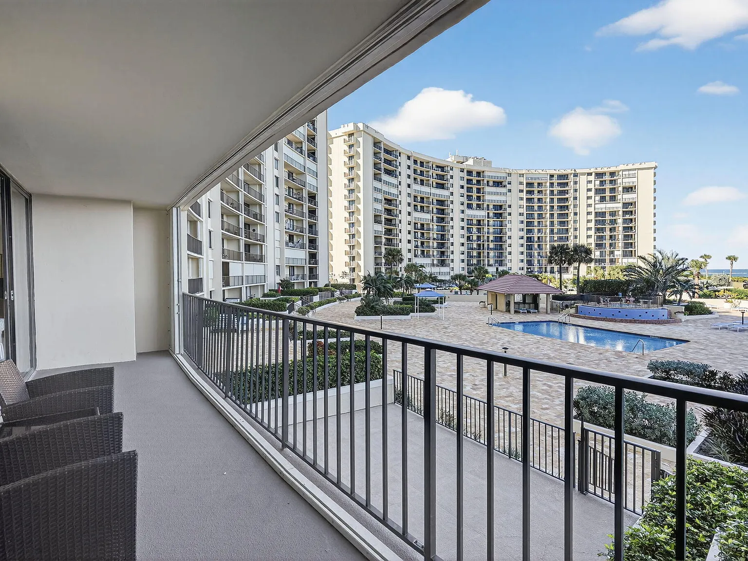 2 bed, 2.0 bath, 1170 sqft, $3,200 — Photo 4