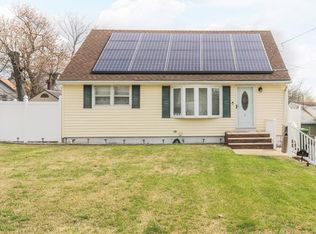 8 Robert Cir, South Amboy, NJ 08879