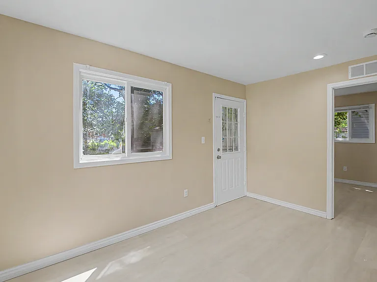 21106 Atlantic Ave — Photo 15