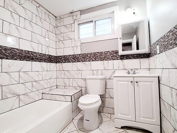 5th image of 37 Clendenny Ave #1E