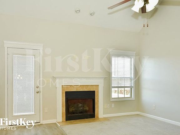 3rd image of 1558 Cobra Ln