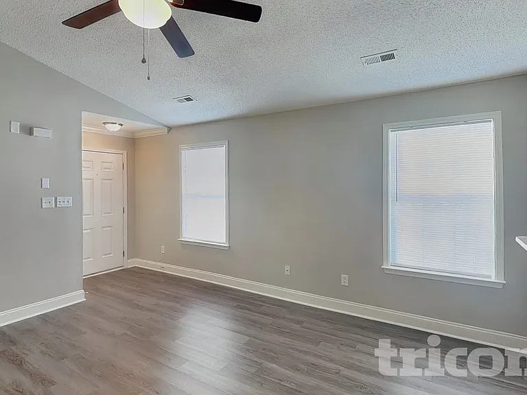 11608 Stewarts Crossing Dr — Photo 3