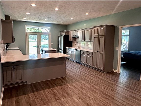4th image of 514 S Woodland Dr