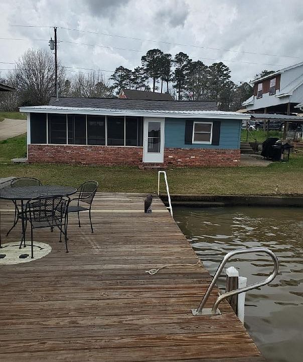 1st image of 3728 Lake Shore Dr