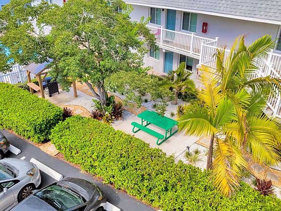 4th image of 1142 Sunset Point Rd APT 4