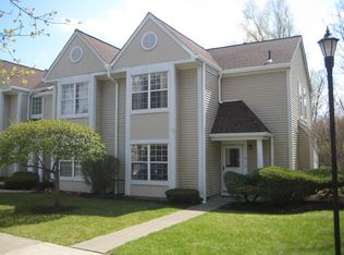 15 Creekside Cir, Spring Valley, NY 10977