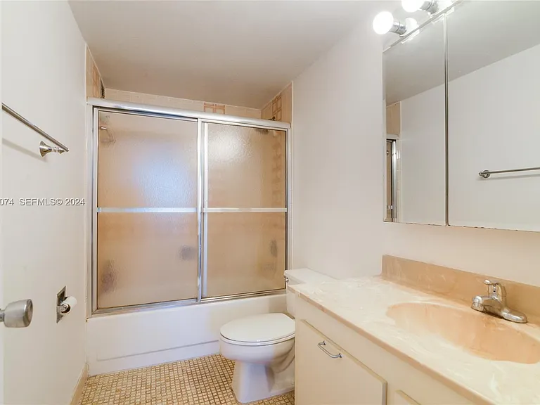 2500 Parkview Dr #1610 — Photo 11