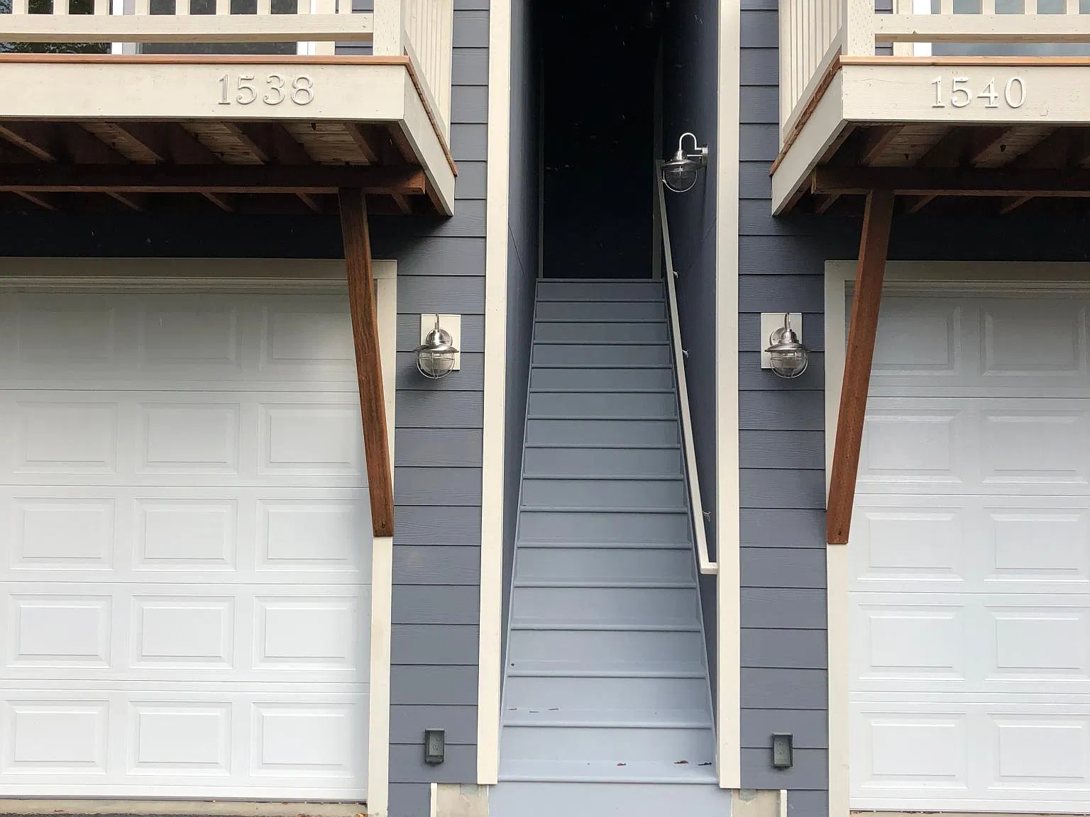 2 bed, 1.5 bath, 1056 sqft, $2,100 — Photo 3