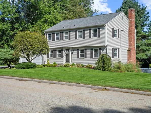 4 Robertson Rd, Auburn, MA 01501