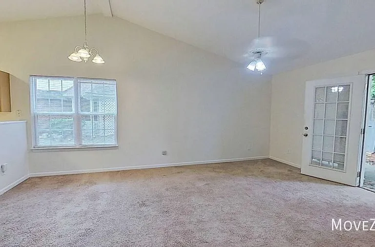305 Saint Rosea Dr — Photo 20