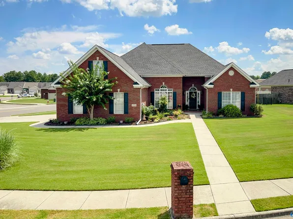 2201 Naples Dr SW, Decatur, AL 35603