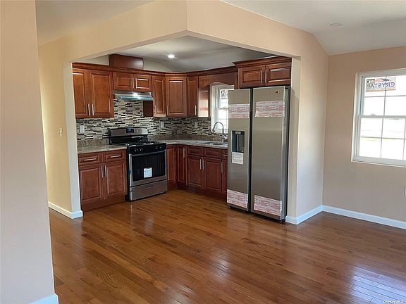 2nd image of 11956 167th St