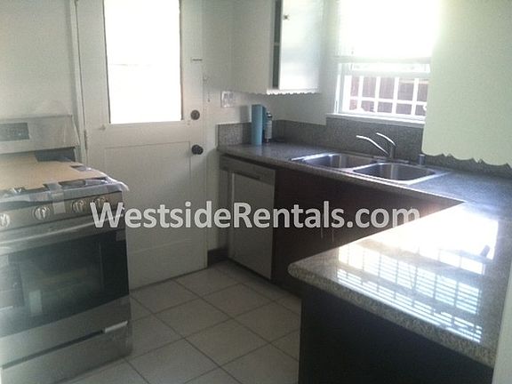 2nd image of 732 S Plymouth Blvd APT D