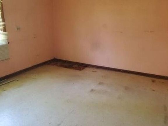 5th image of 2317 Louisiana Dr