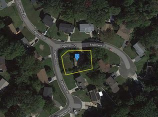 5201 Edgemere Ct, Temple Hills, MD 20748