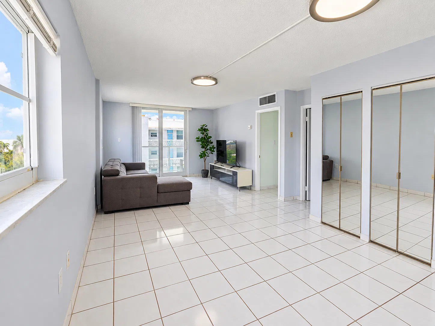 1 bed, 1.5 bath, 786 sqft, $2,500 — Photo 1