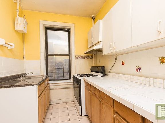 4th image of 4260 Broadway APT 506
