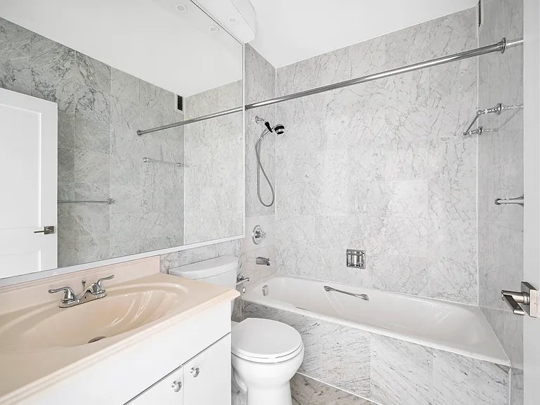 380 Rector Pl #3R — Photo 6