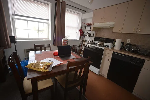 Rented by Voro, LLC | media 17