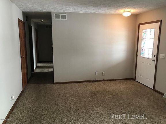 4th image of 6554 Sunfield Dr SW