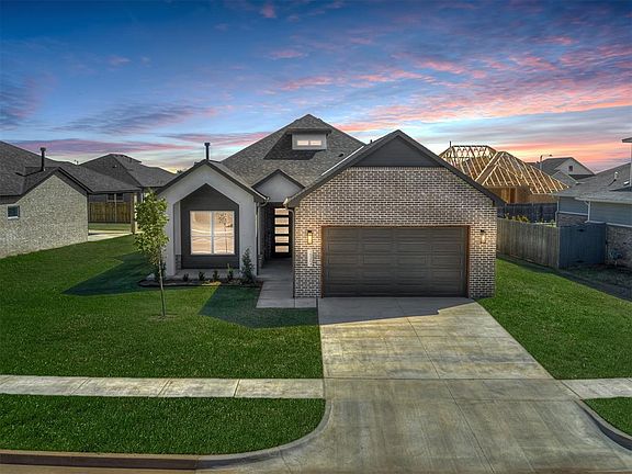 2nd image of 15204 Clubhouse Dr